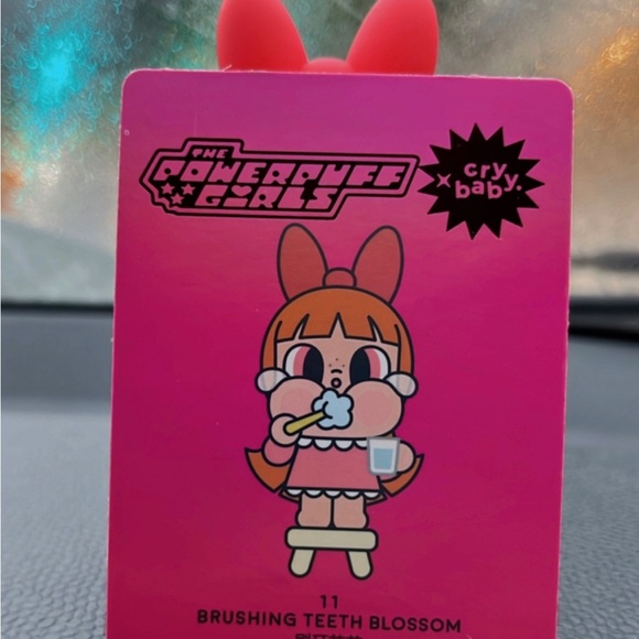 CryBaby x Pop Mart Brushing Teeth Blossom - Picture 4 of 7